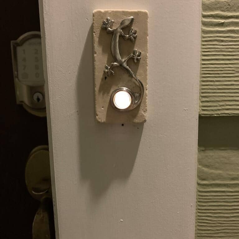 DH1711L Gecko Lizard Wired Doorbell Button