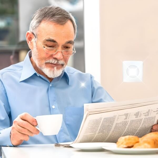 wc180-ss-lifestyle-reading-paper